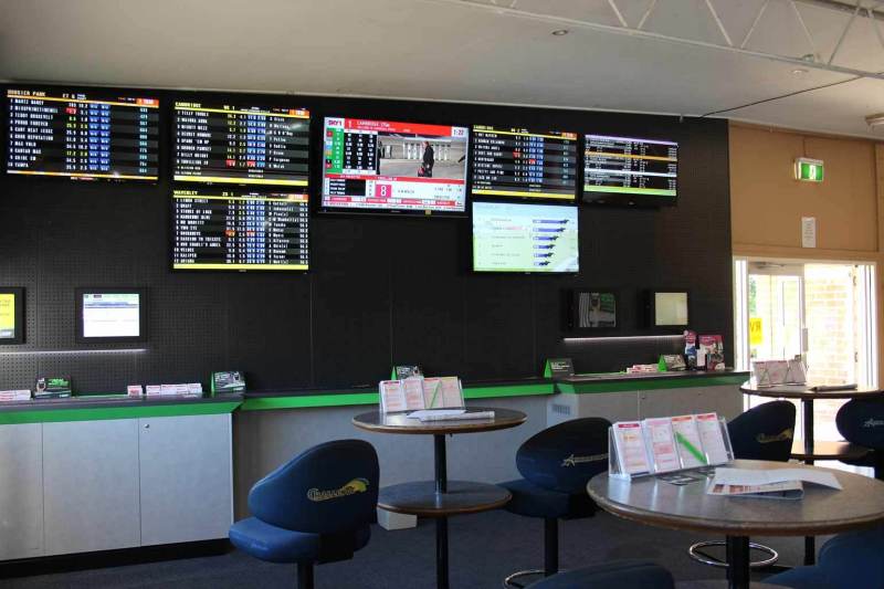 Highway Hotel UBET Sports Bar