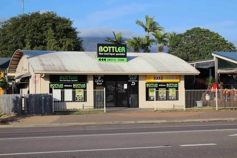 Marine Hotel Motel Bottle Shop and Drive Thru