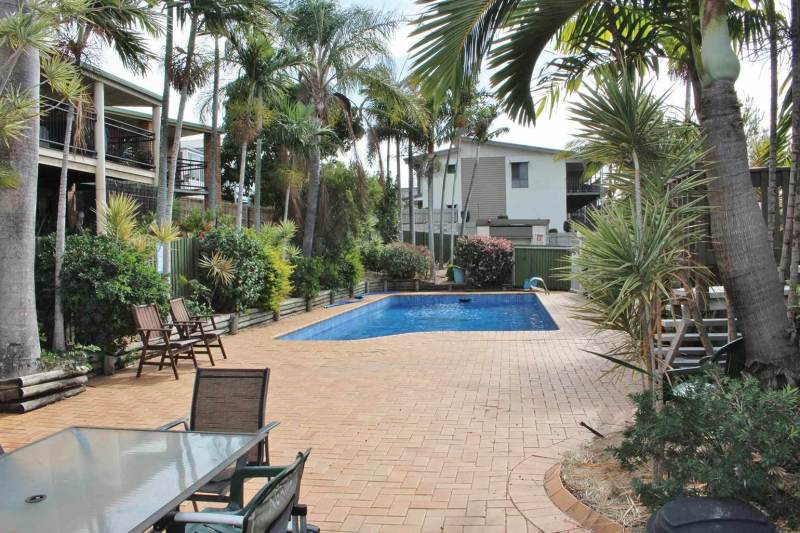 Rustys Motel Inground Pool and BBQ Area