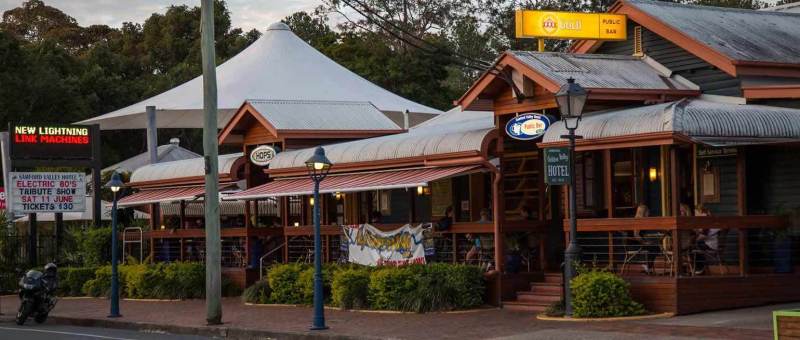 Samford Valley Hotel Open Verandah Deck
